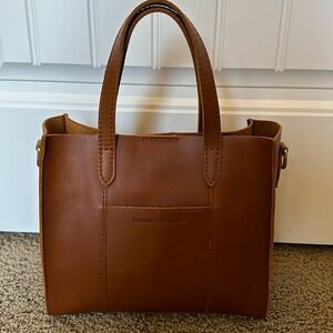 Portland Leather Lola Crossbody Tote in Honey